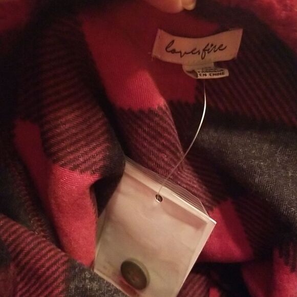 Love,Fire Jacket Plaid Zipper Cropped Red Black Fleece Size 1X - Picture 7 of 9